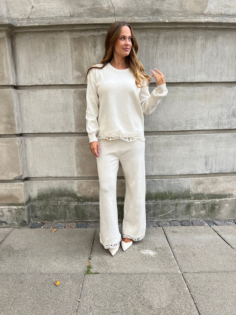 May beige knit set