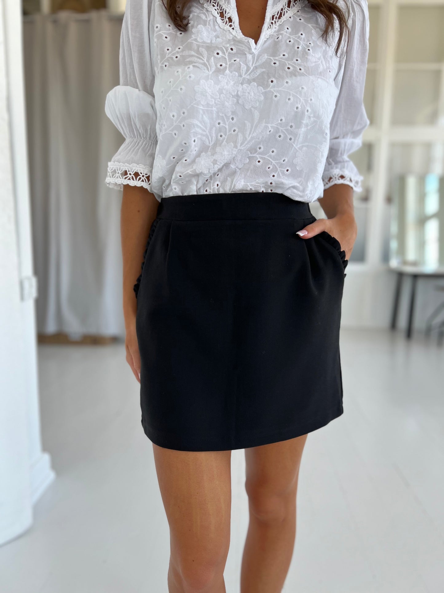 Emma Ella sort skirt (5439)-nederdel-Åberg CPH-Åberg Copenhagen DK