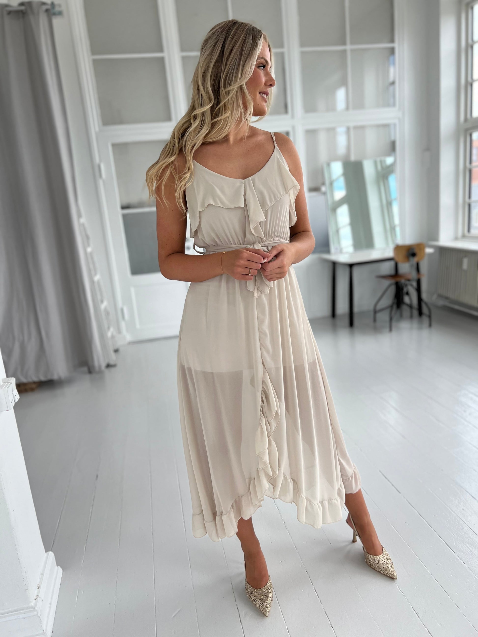 Estee beige dress-Kjole, kjoler-Åberg CPH-Åberg Copenhagen DK