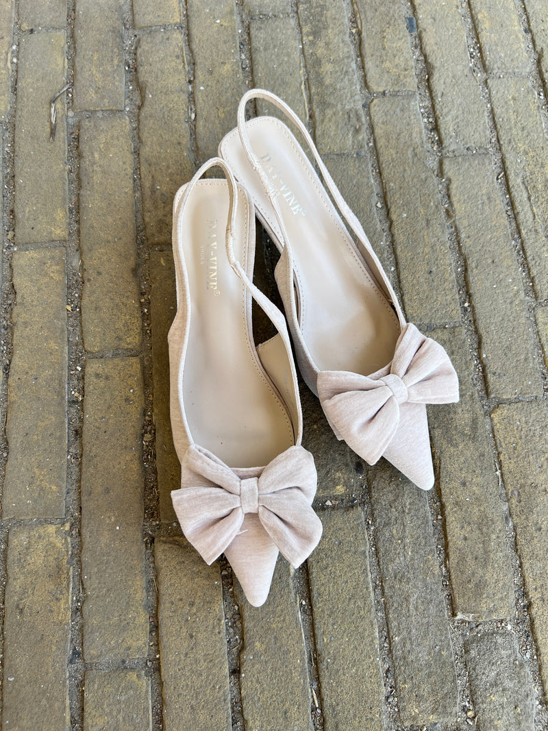 DV beige bow heel