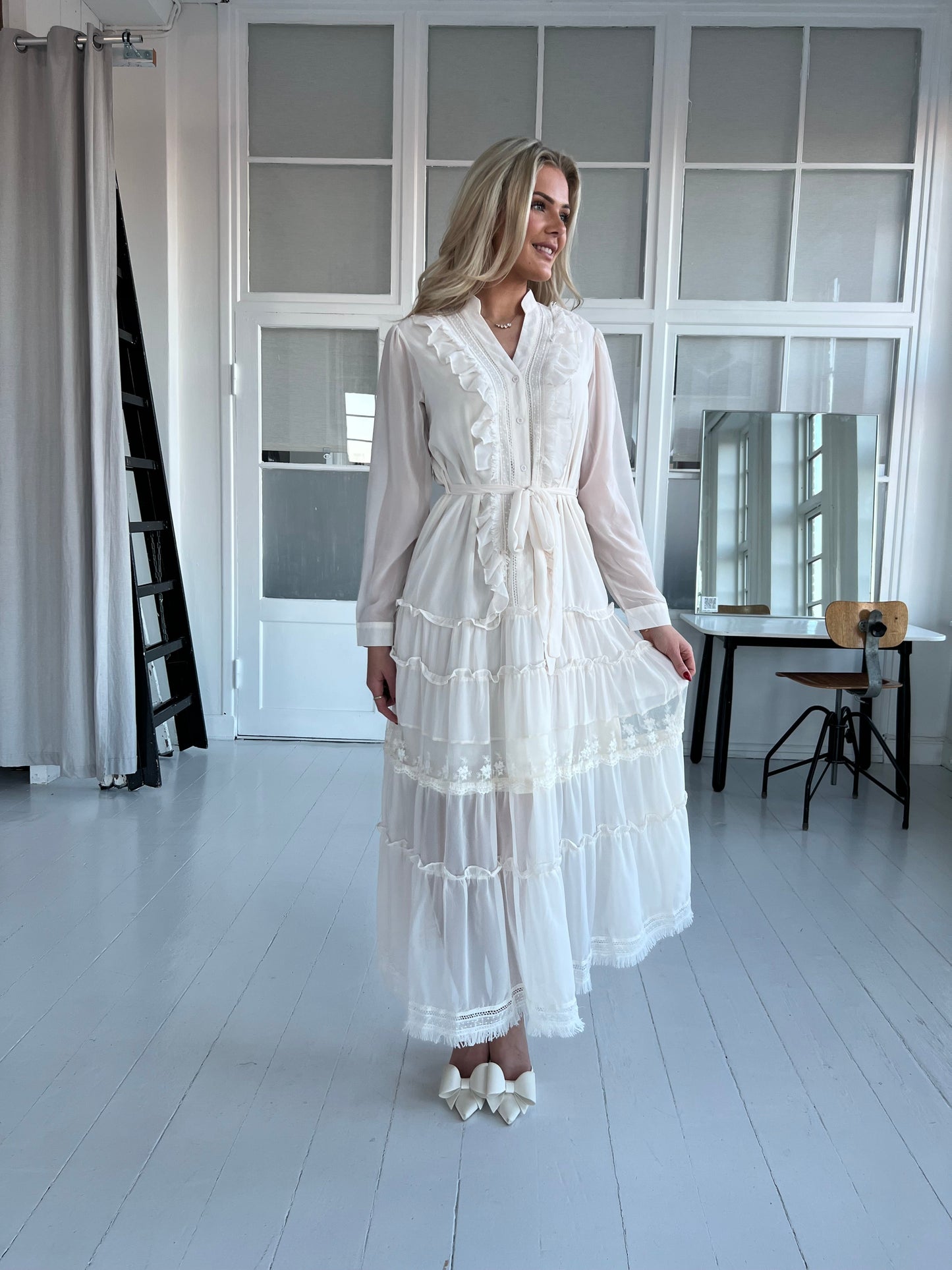 Flam beige chiffon dress