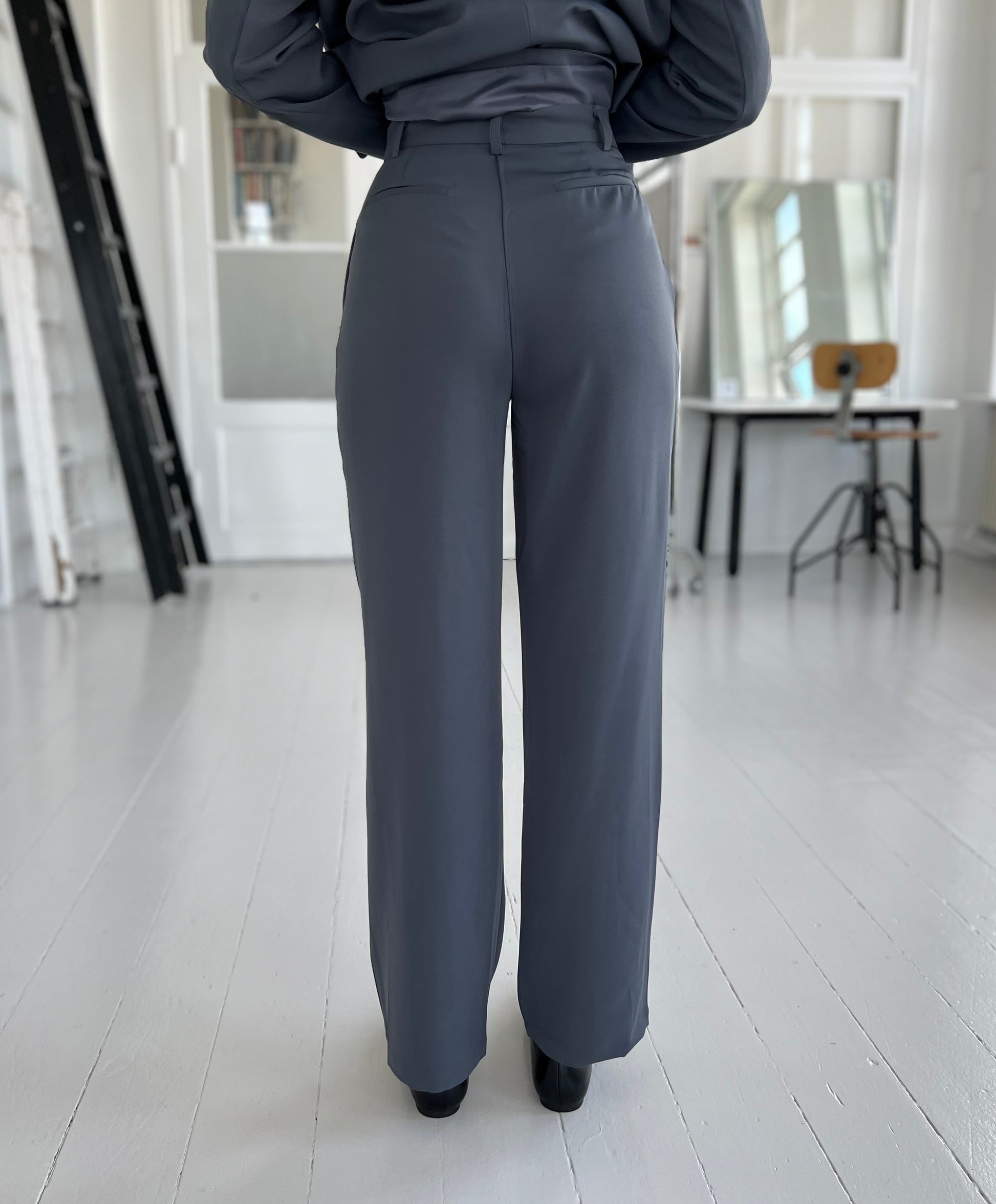 LUCCE blue pants (6017) fra webshoppen Aaberg Copenhagen