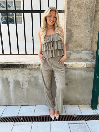 Its May khaki set