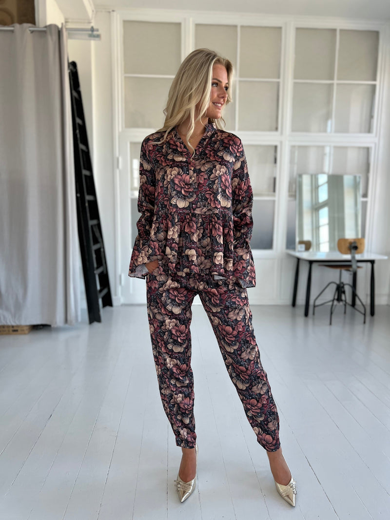 Gaspar Fiji flower pants (7914) fra webshoppen Aaberg Copenhagen