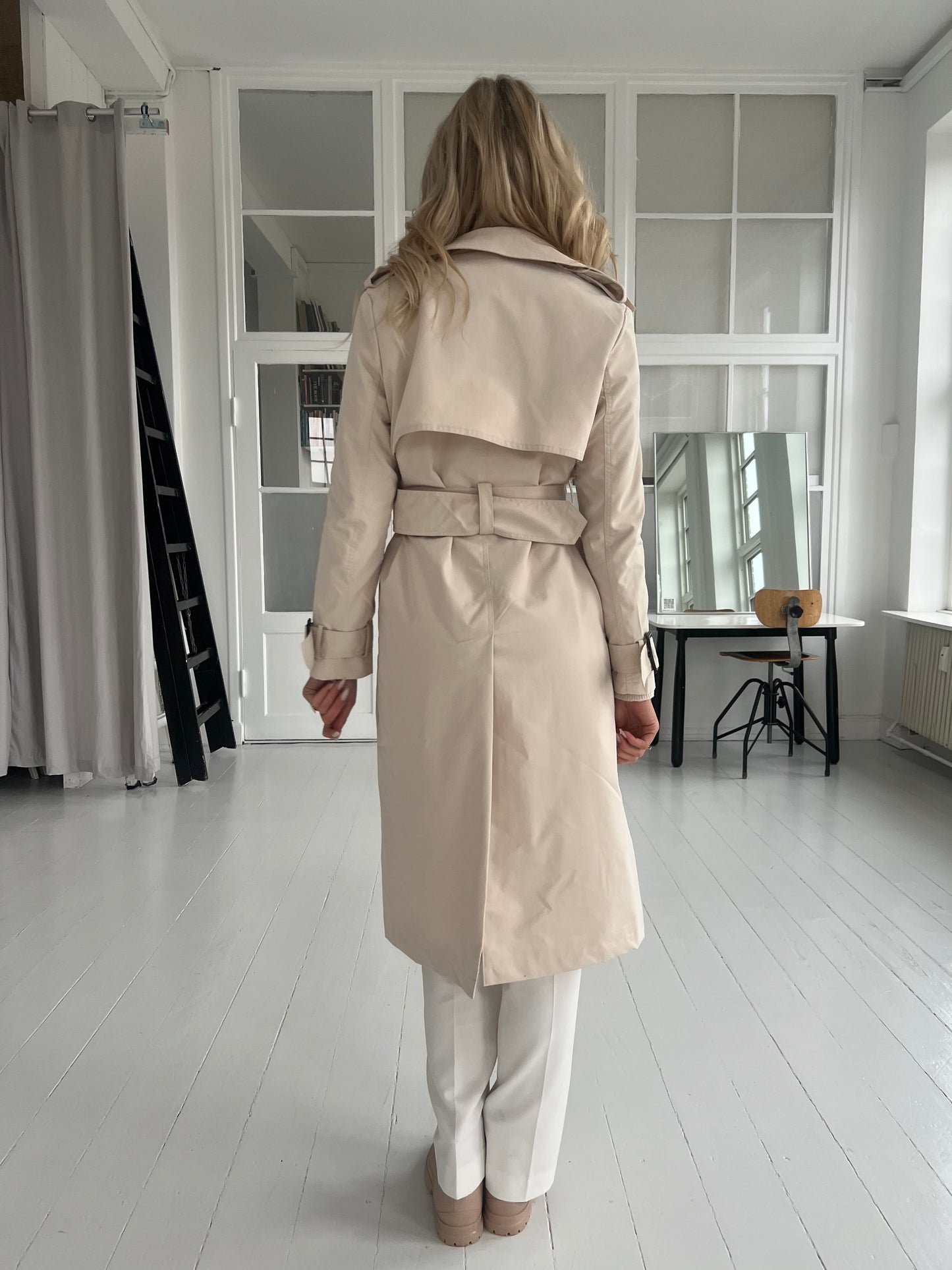 Softy beige waterproof trenchcoat