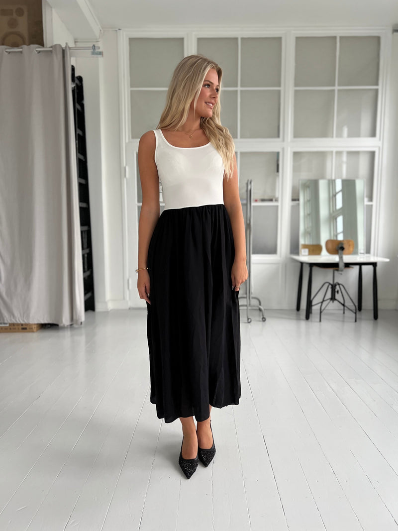 Dance black and White dress (649)-kjole-Aaberg Copenhagen