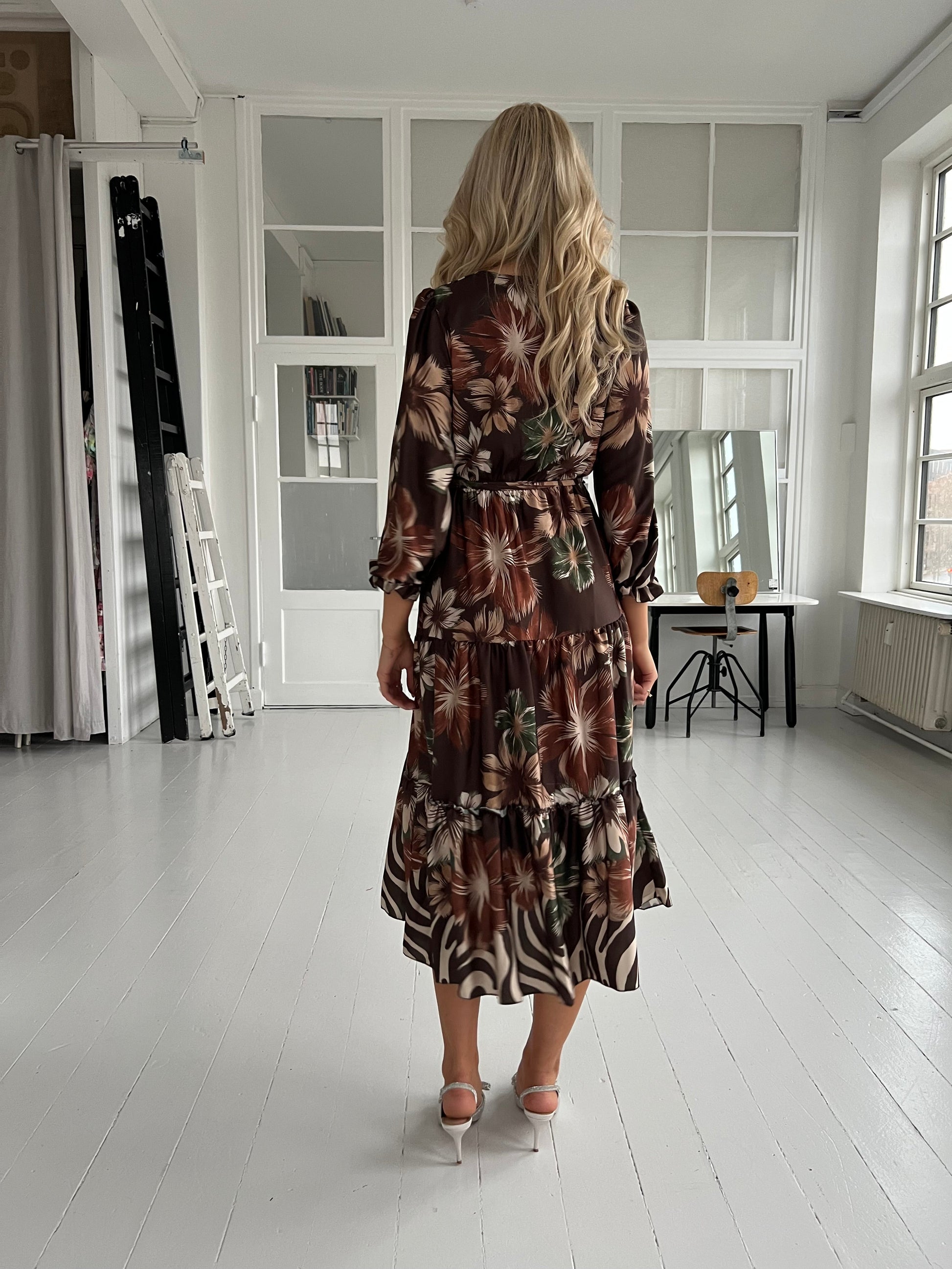 Bianca brown flower dress-kjole-Aaberg Copenhagen