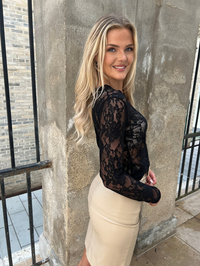 Fleur sort lace top