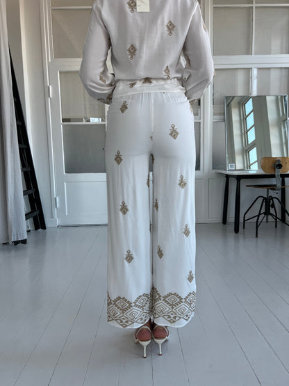 Exquiss White/gold pants