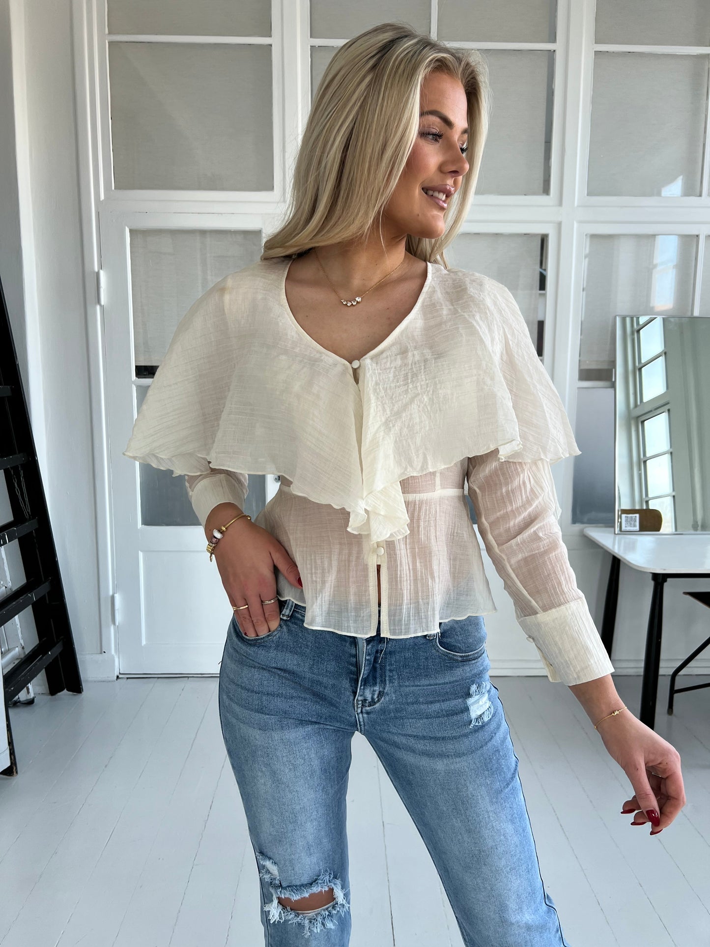 Elli white beige blouse