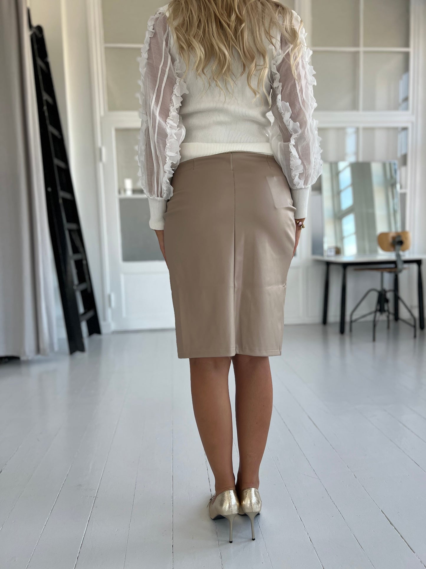 Eleanor taupe faux leather skirt (0814)