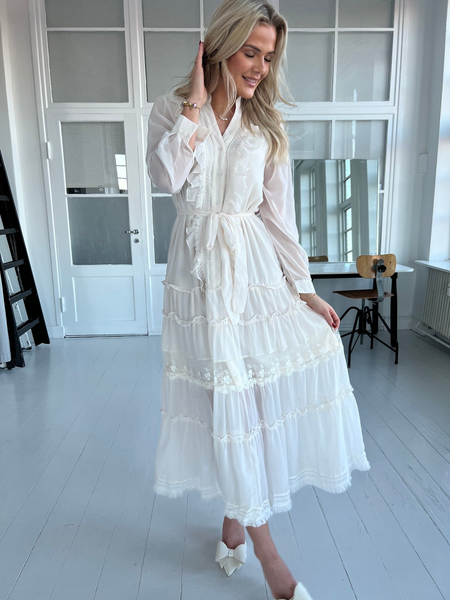 Flam beige chiffon dress