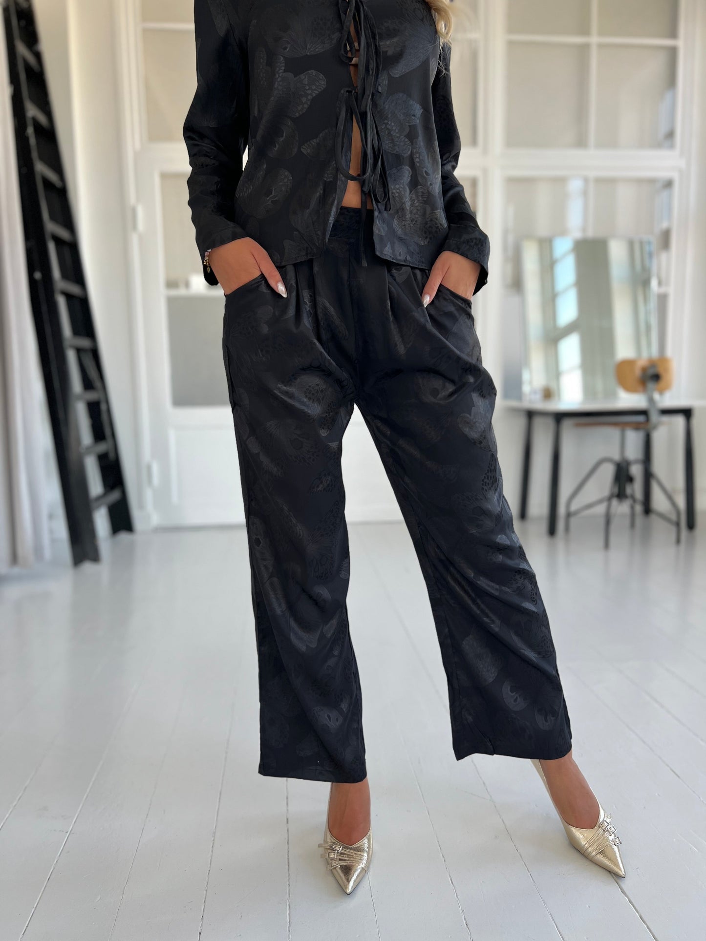 Lovie and Co black satin pants (4633)