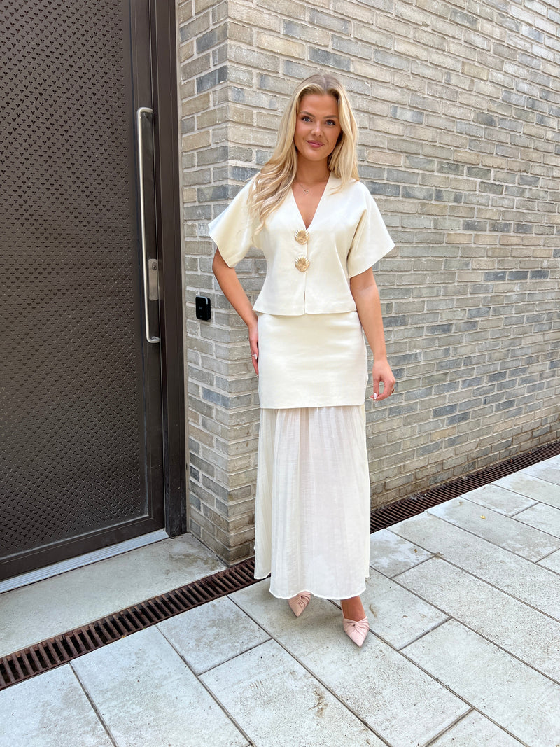 By Elsa light beige set