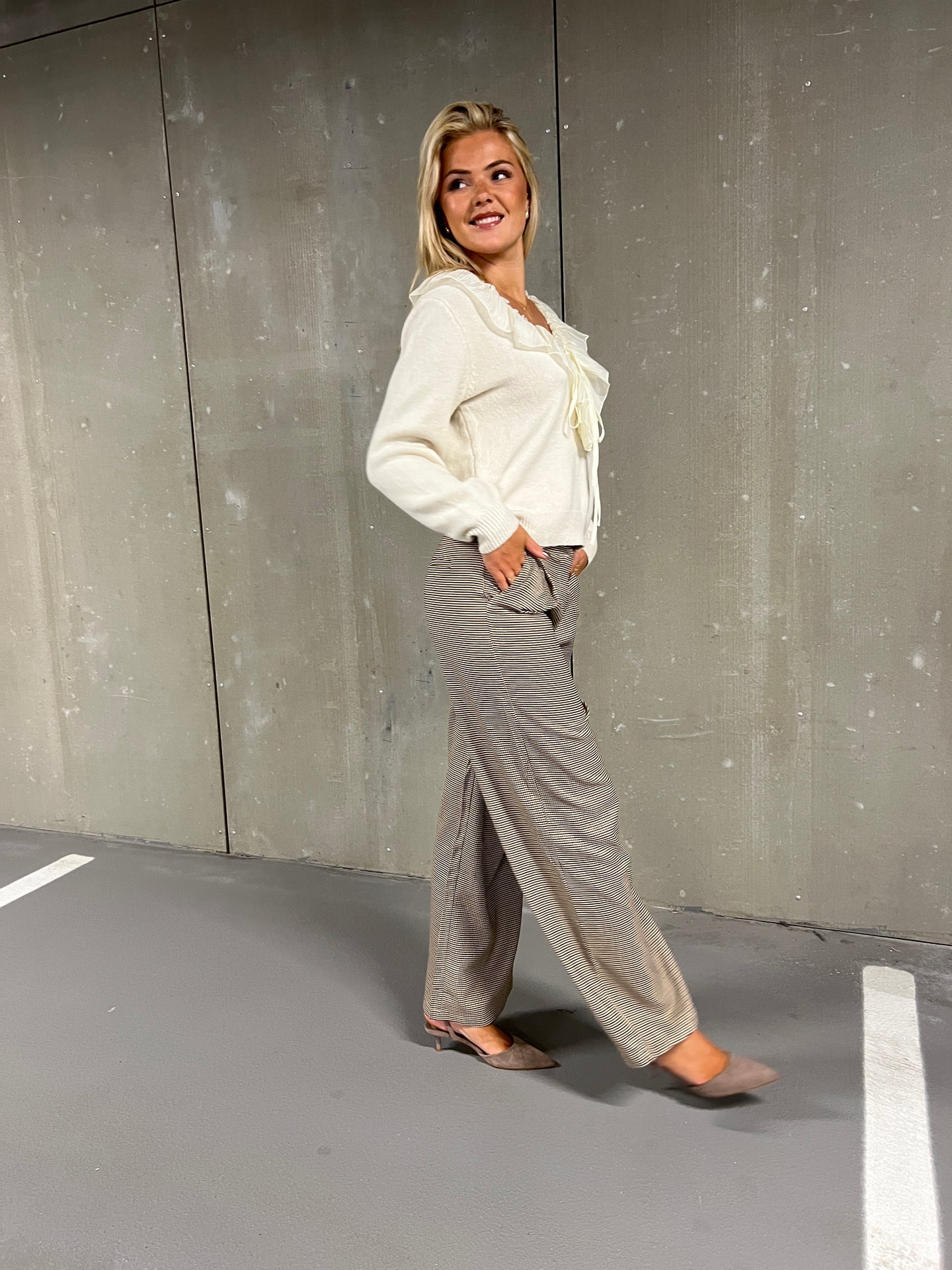 Eight Luxe brunternet pants fra webshoppen Aaberg Copenhagen