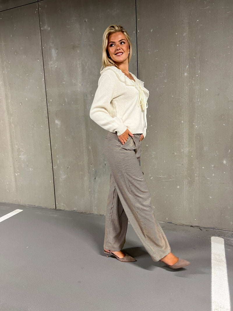 Eight Luxe brunternet pants fra webshoppen Aaberg Copenhagen