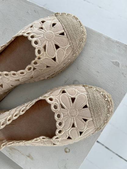 Marquizz beige espadrille sandal