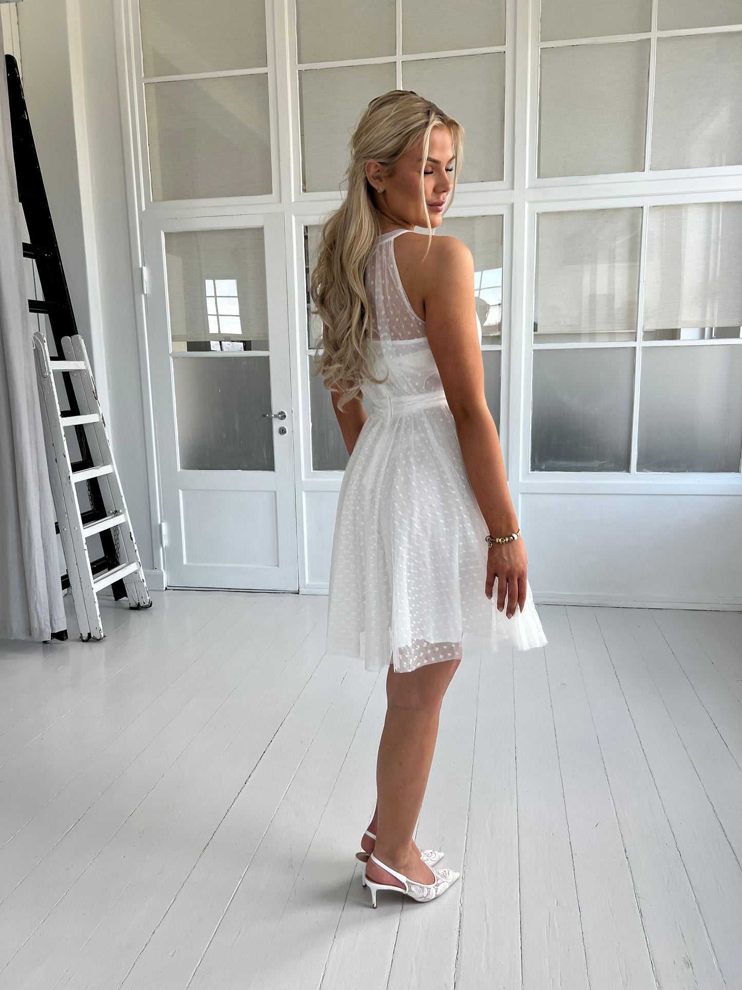 Soky white tulle dress