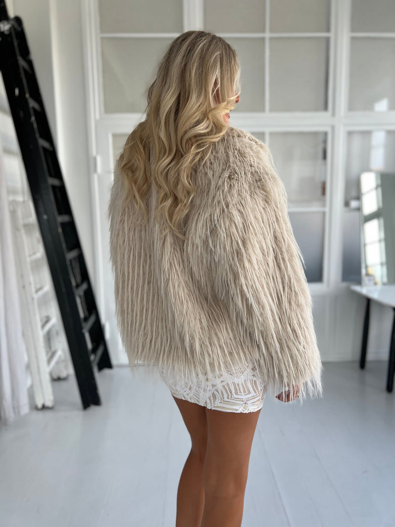 Flam beige fluffy faux fur (2219)-jakke-Aaberg Copenhagen