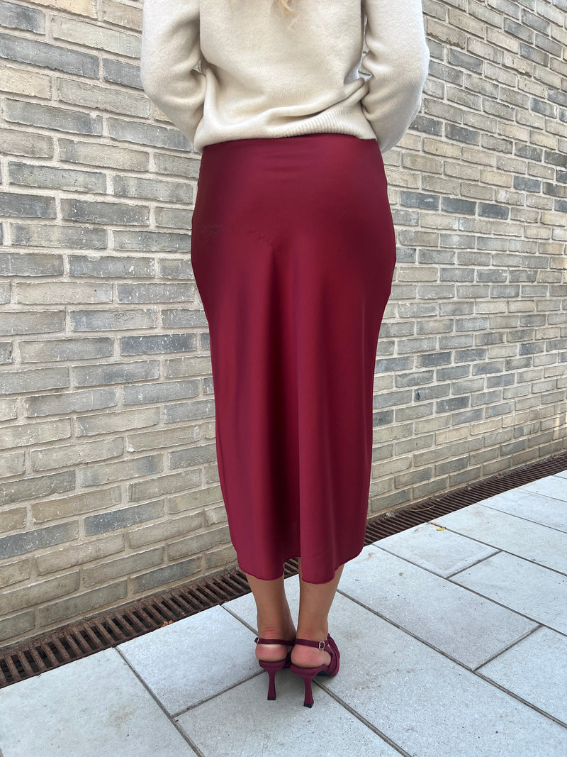 Emma bordeaux skirt