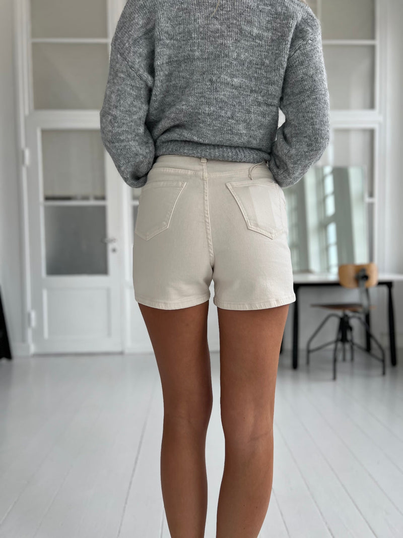 Softy beige denim shorts