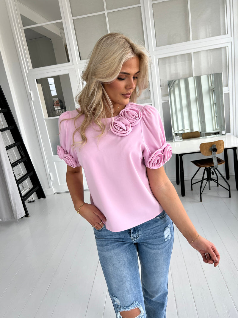 Elli White rose blouse