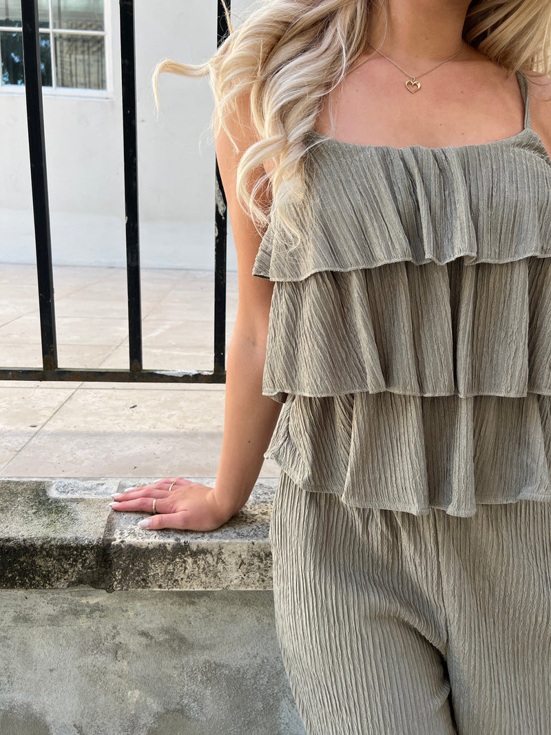 Its May khaki set