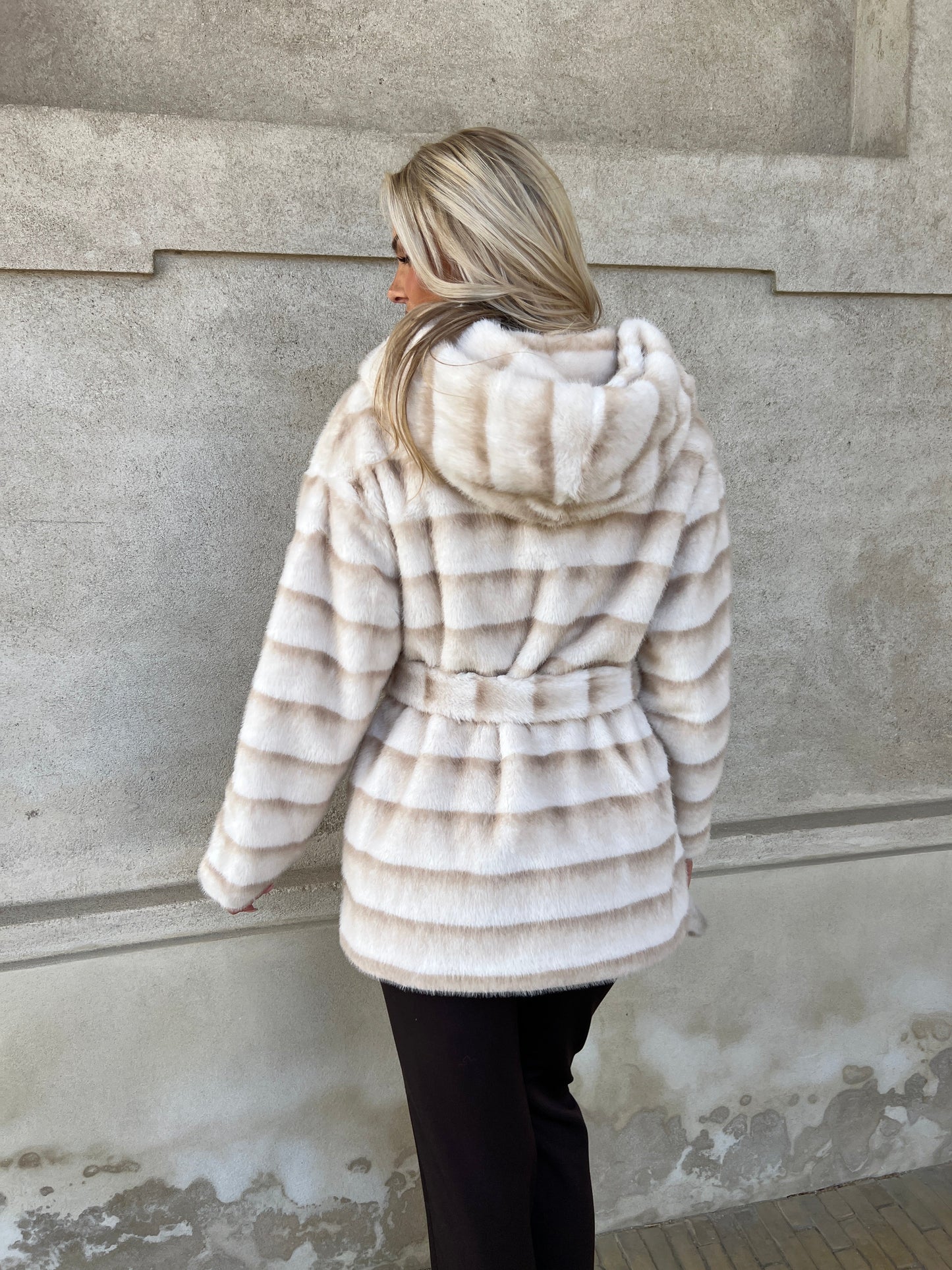 Flam beige fake fur jakke