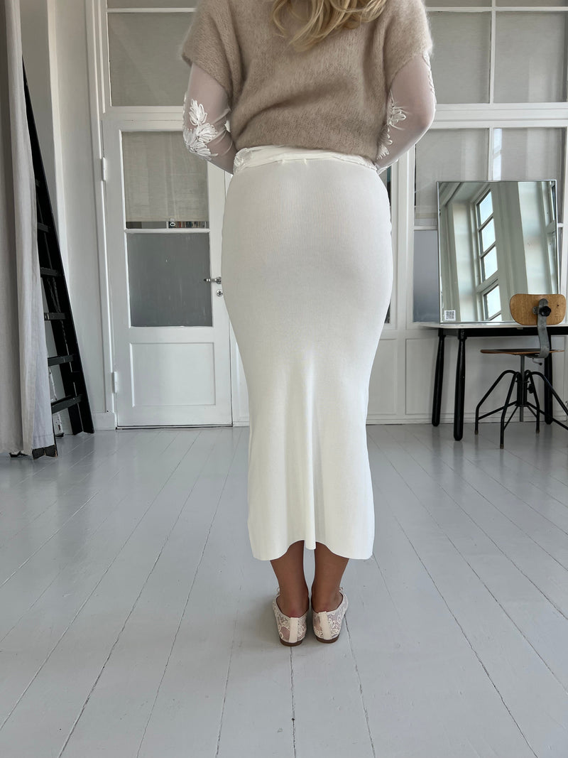 Rosie white knit skirt