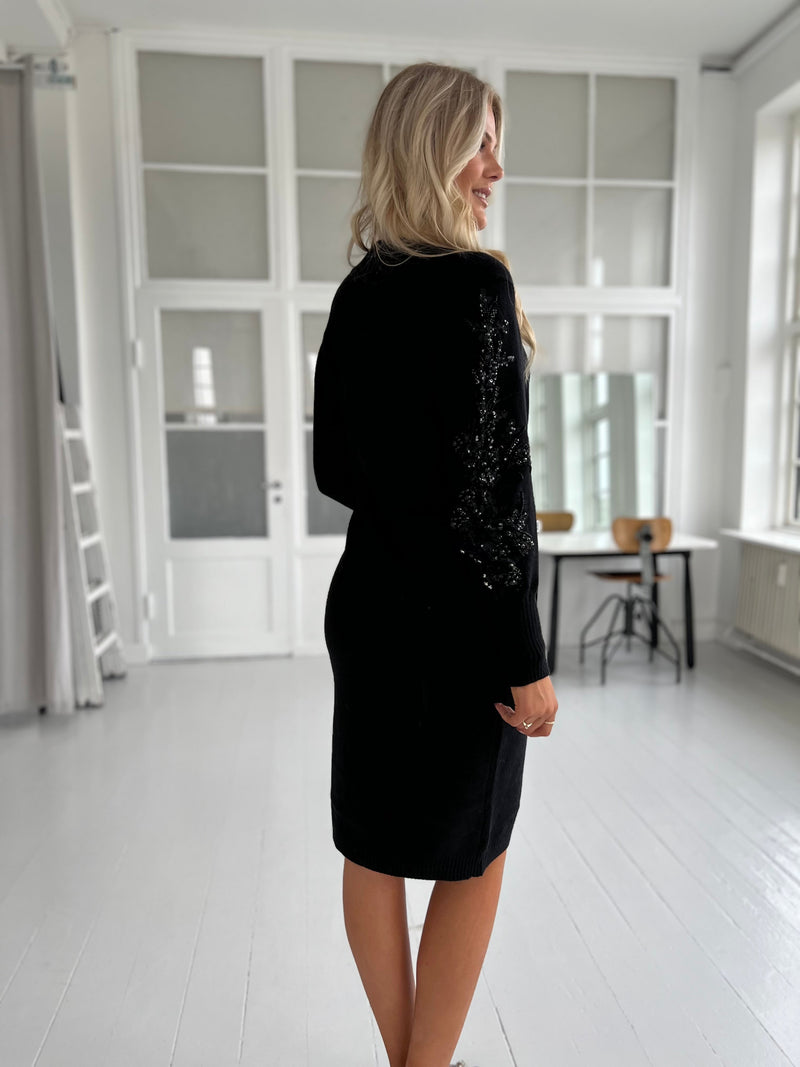 Last Queen black knit dress (2001) - Set fra siden - fra webshoppen Aaberg Copenhagen