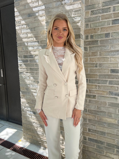 Its May beige blazer