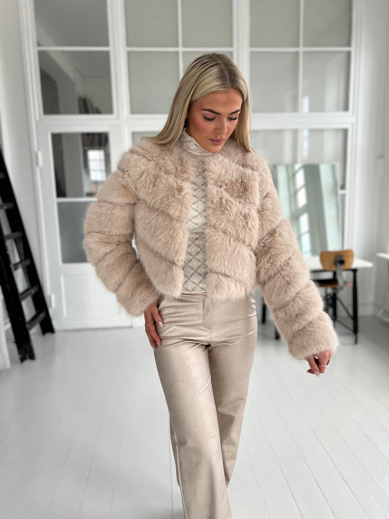 Choklate beige fake fur jacket