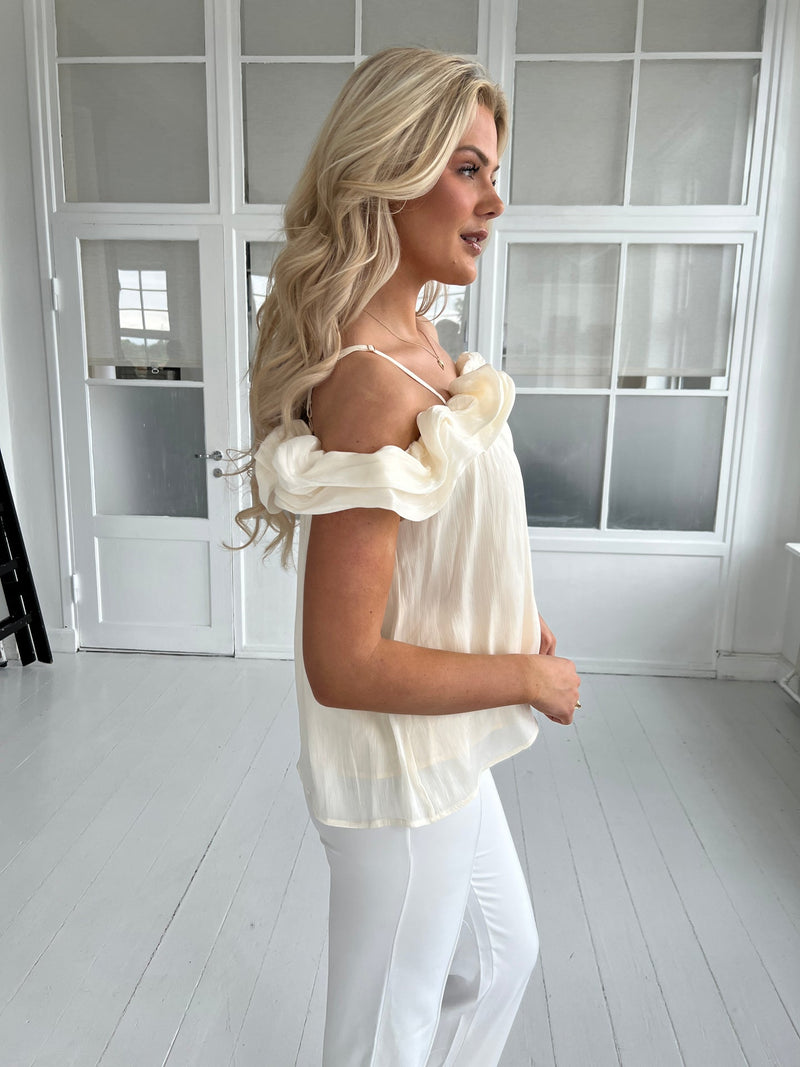 Elli creme satin top