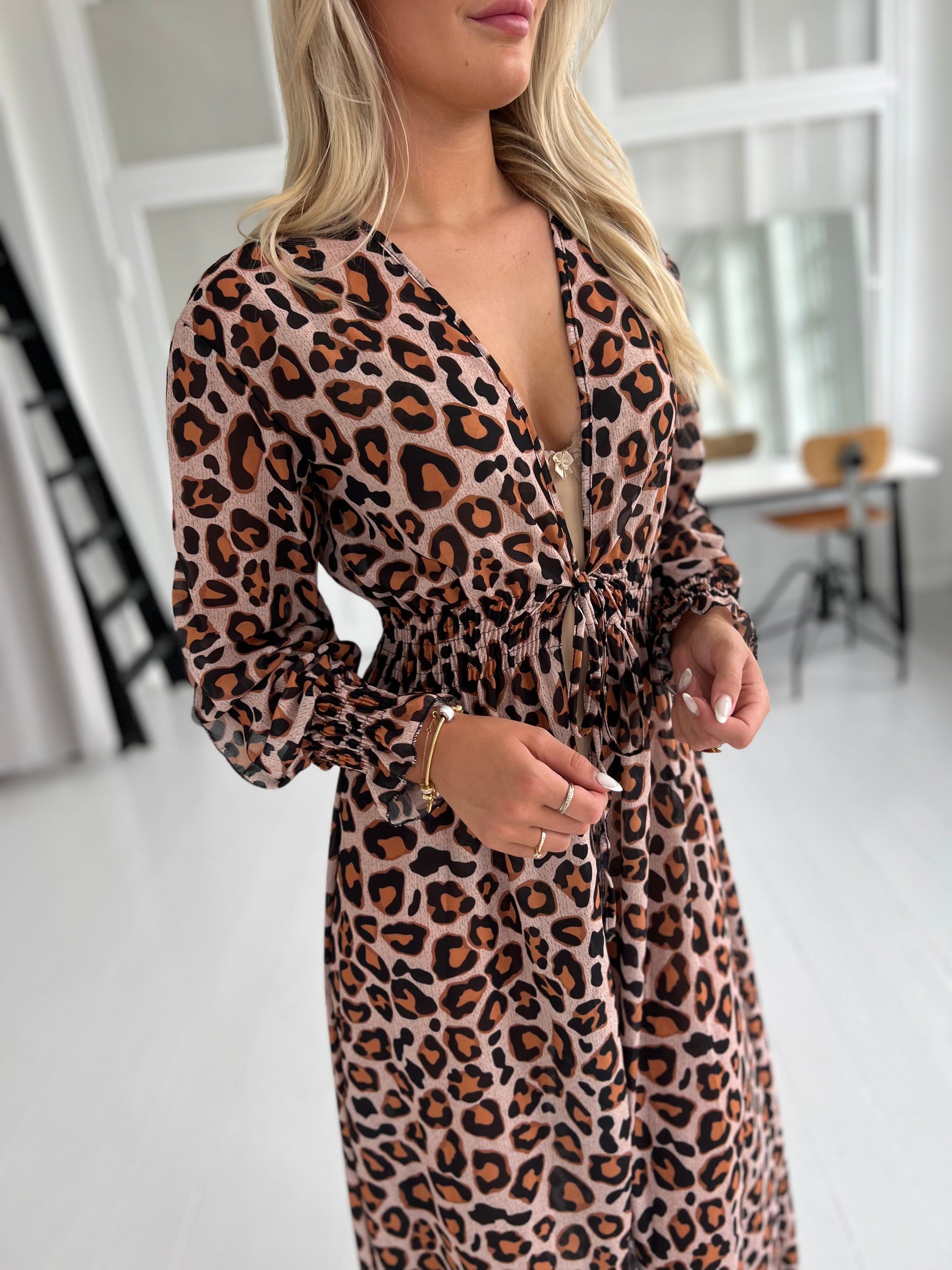 Estee leopard kimono fra webshoppen Aaberg Copenhagen