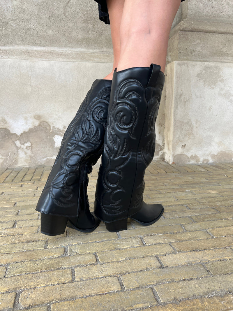 Joia high squared black boot