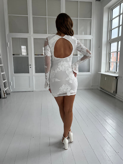 Moocci white dress fra webshoppen Aaberg Copenhagen