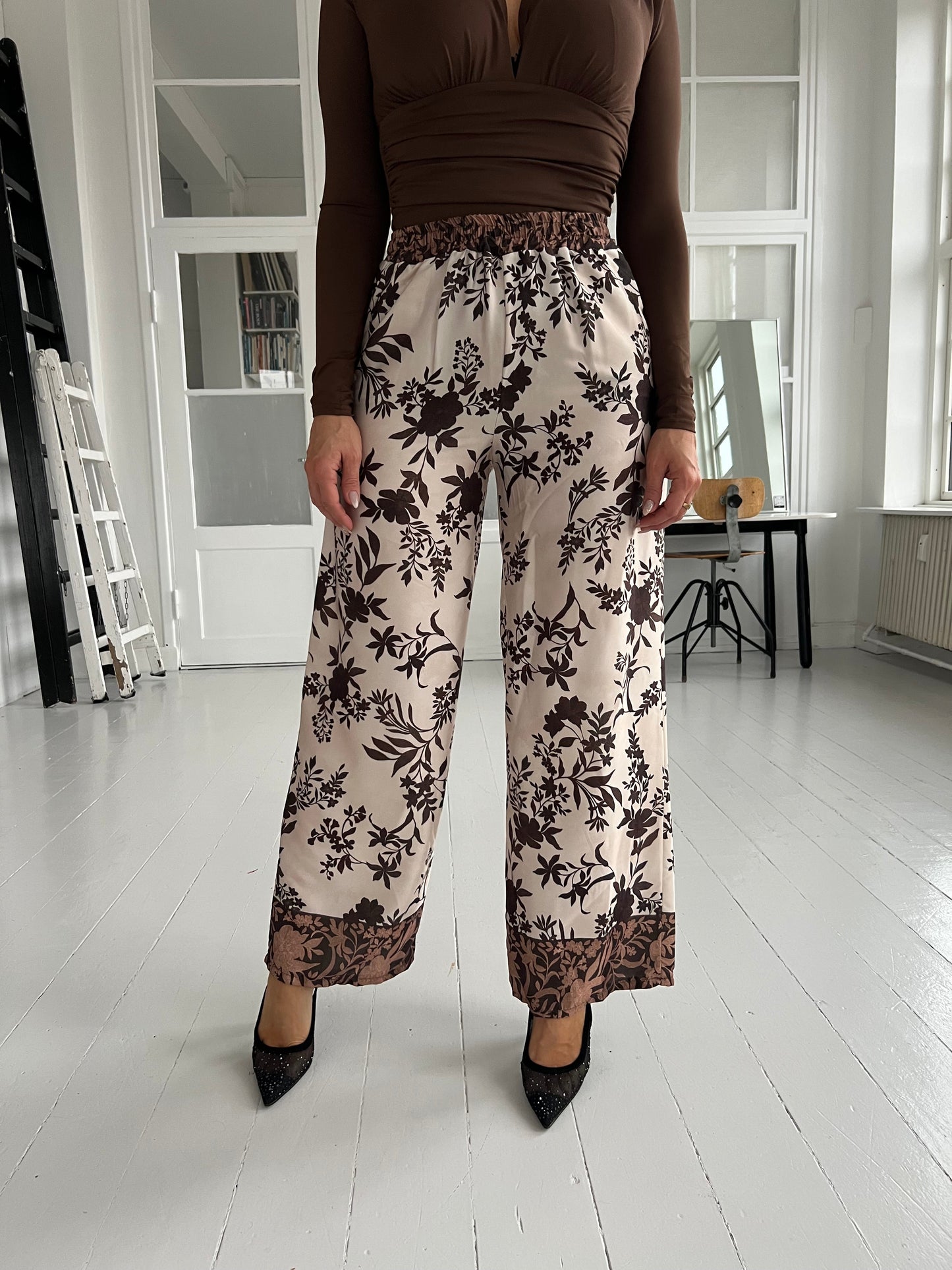 Bellice beige satin pants