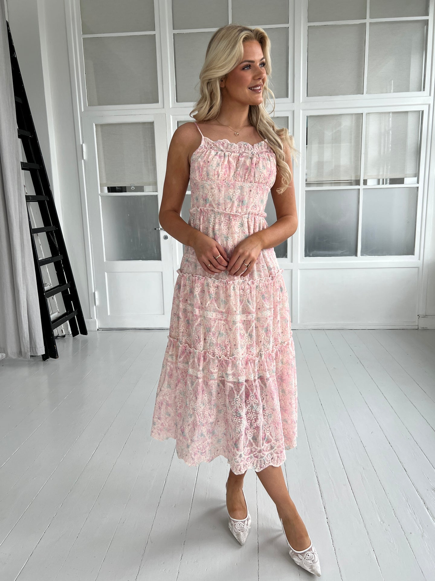 Its may pink flower dress