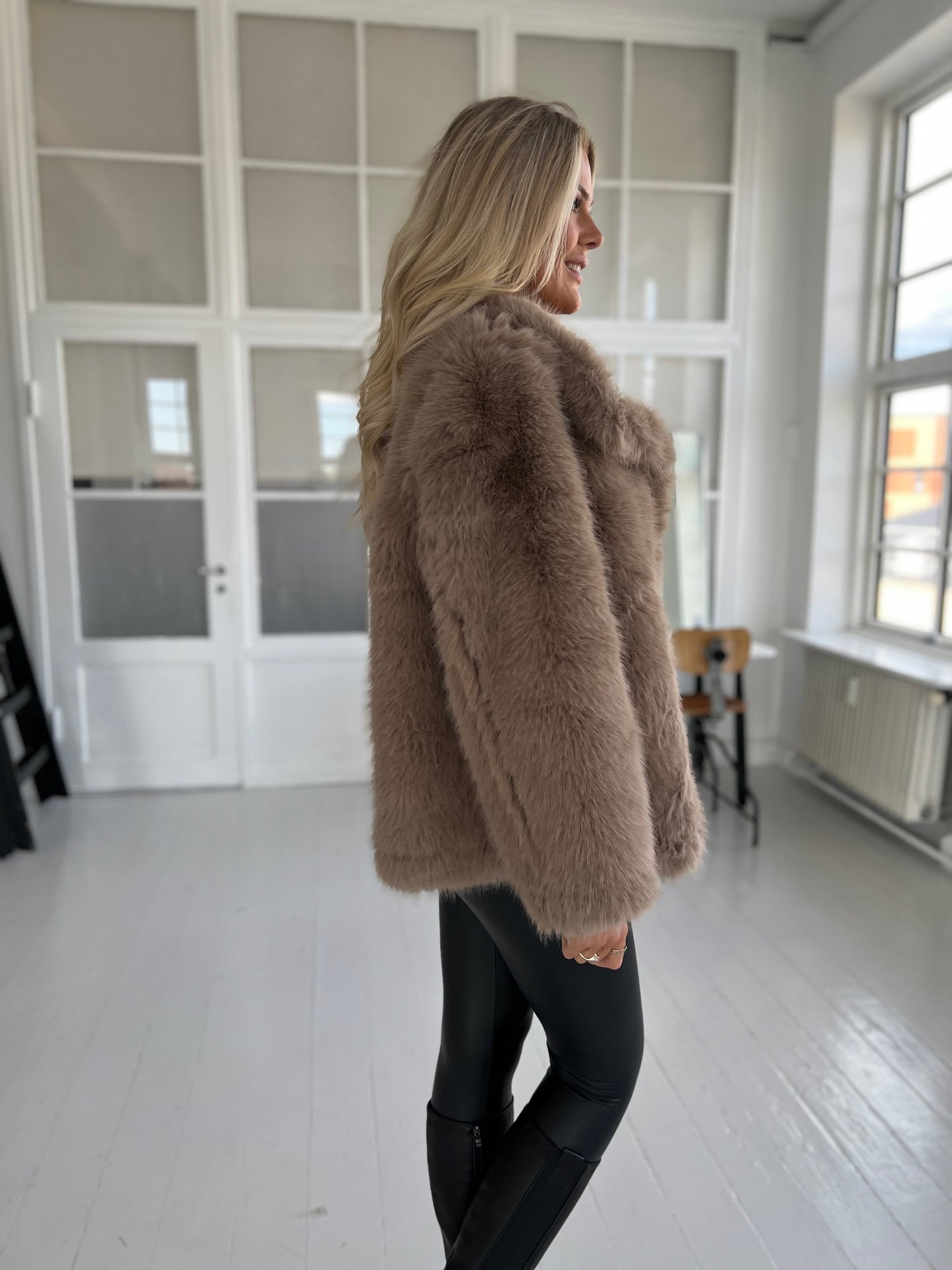 Flam taupe faux fur jakke (2213)