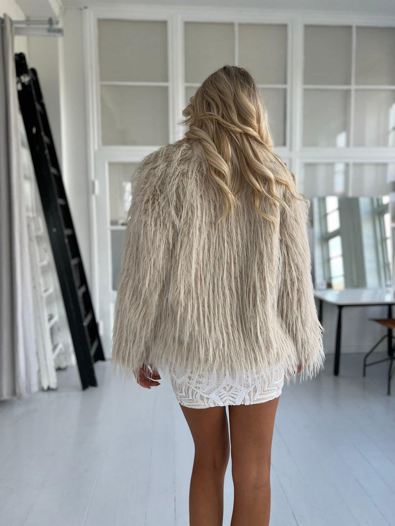 Flam beige fluffy faux fur (2219)-jakke-Aaberg Copenhagen