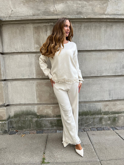 May beige knit