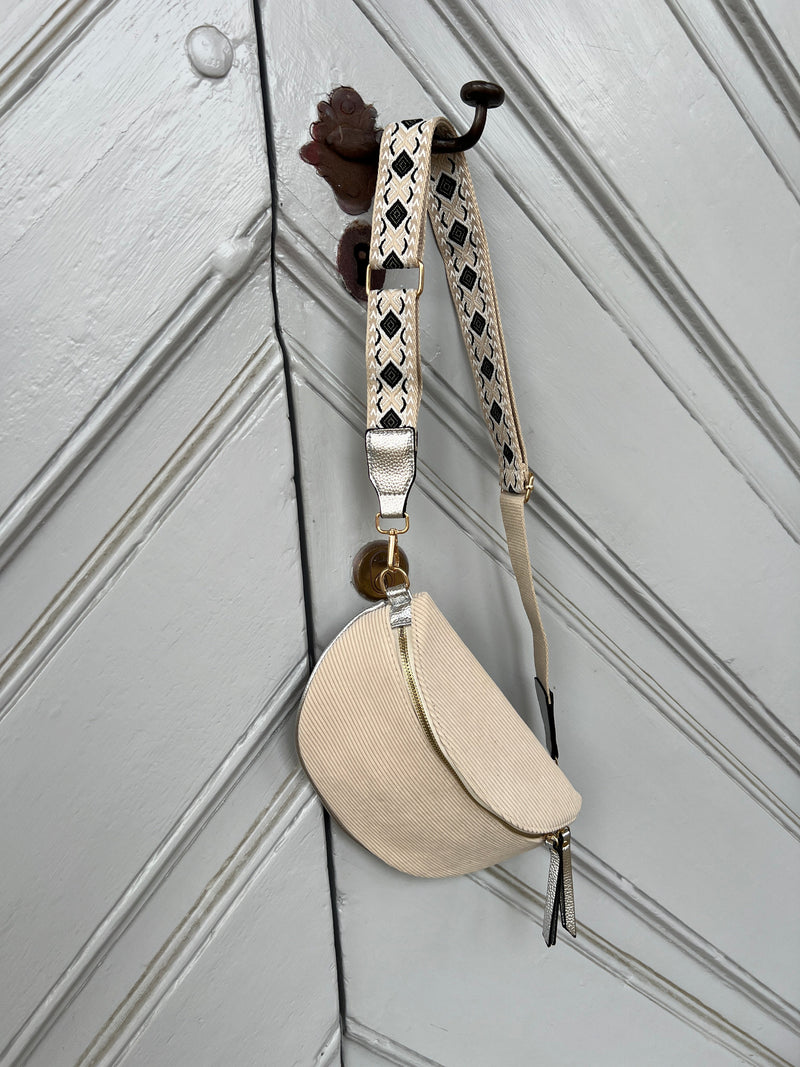 Sandy off white Bumbag fra webshoppen Aaberg Copenhagen