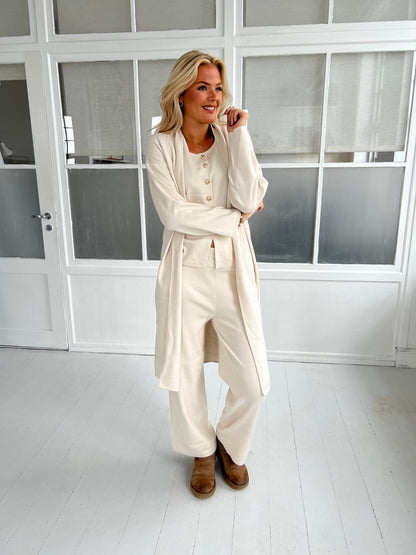 Flam beige knit set fra webshoppen Aaberg Copenhagen