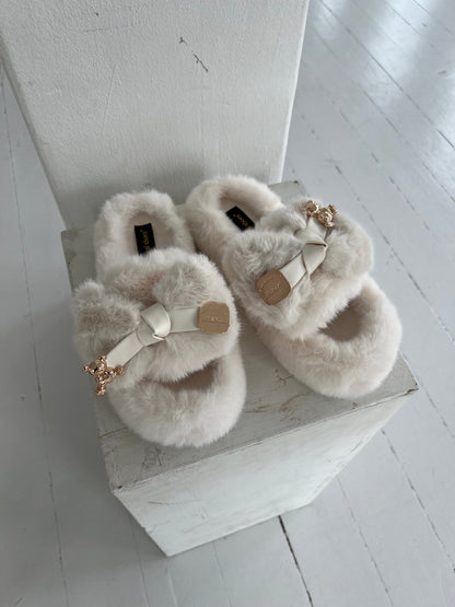 Lovie beige fluffy slippers (7286) Fremhæver sløjfe detaljer - fra webshoppen Aaberg Copenhagen