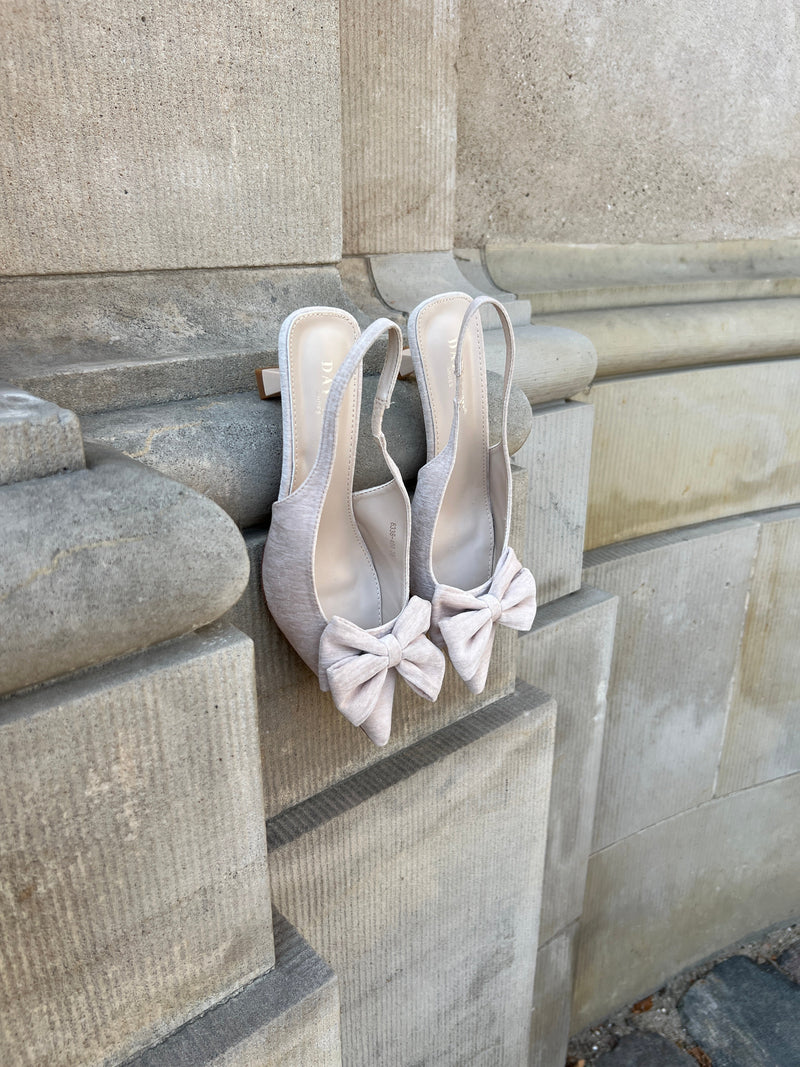 DV beige bow heel