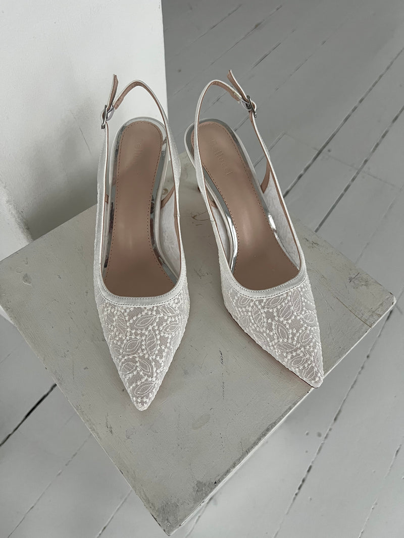 Azalea white lace heel