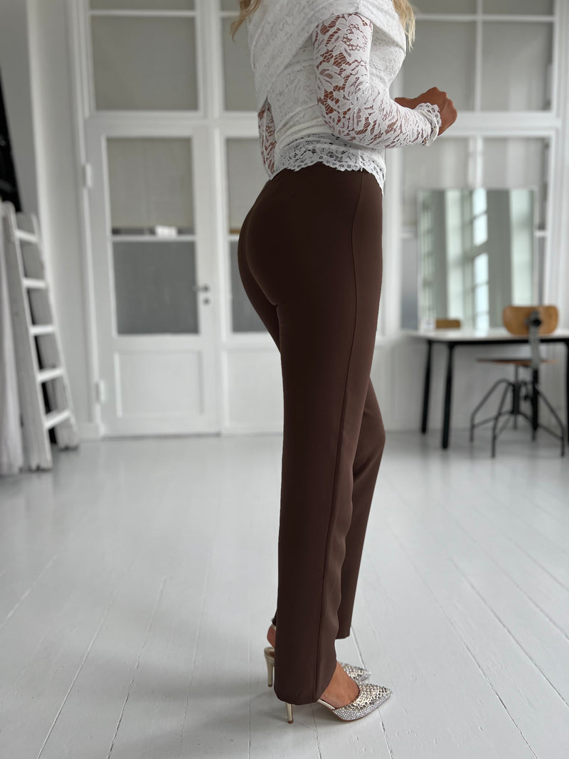 Eight paris brown pants - Set fra siden -  fra webshoppen Aaberg Copenhagen