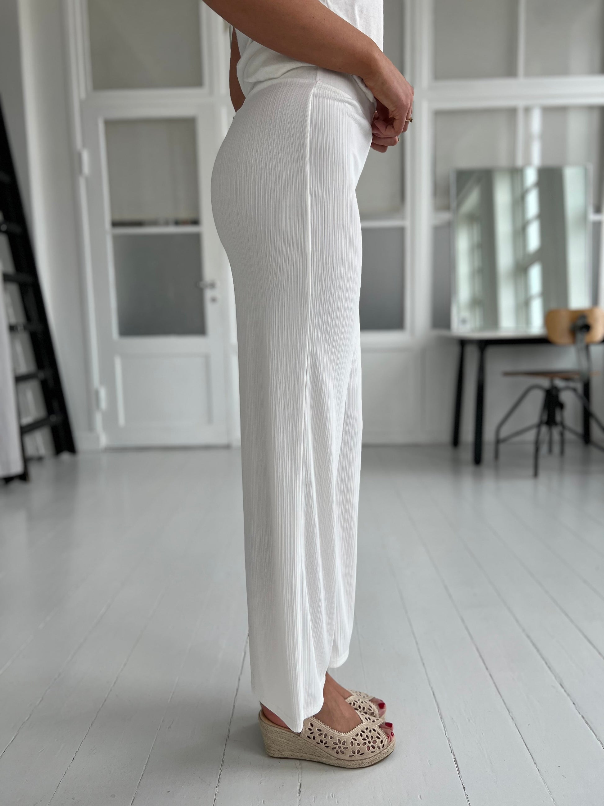 Elli White pants fra webshoppen Aaberg Copenhagen