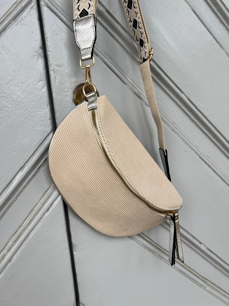 Sandy off white Bumbag fra webshoppen Aaberg Copenhagen