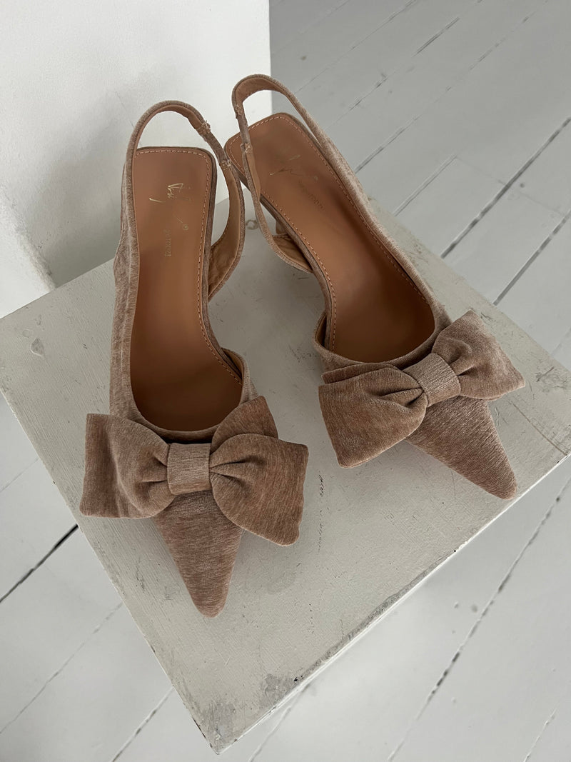 Gowin taupe bow heel (419)